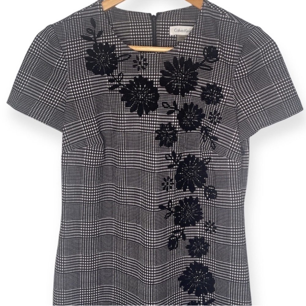 CALVIN KLEIN Flocked Houndstooth‎ Sheath Dress​​​ - Picture 5 of 6